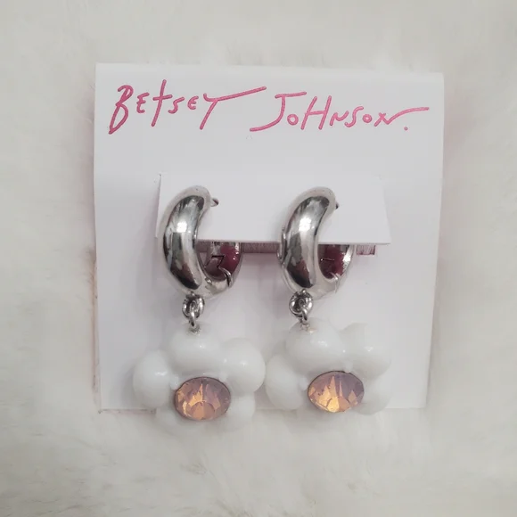 Besty Johnson White and Pink Flower Earrings Womens New - Picture 2 of 4